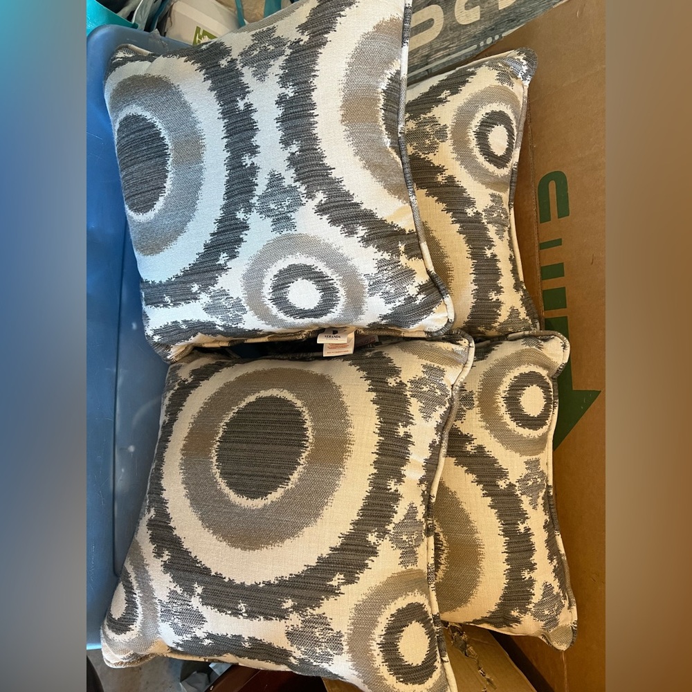 Sunbrella - Veranda Collection Outdoor Pillows (4)